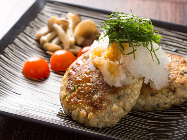 豆腐とイワシのおろしハンバーグ